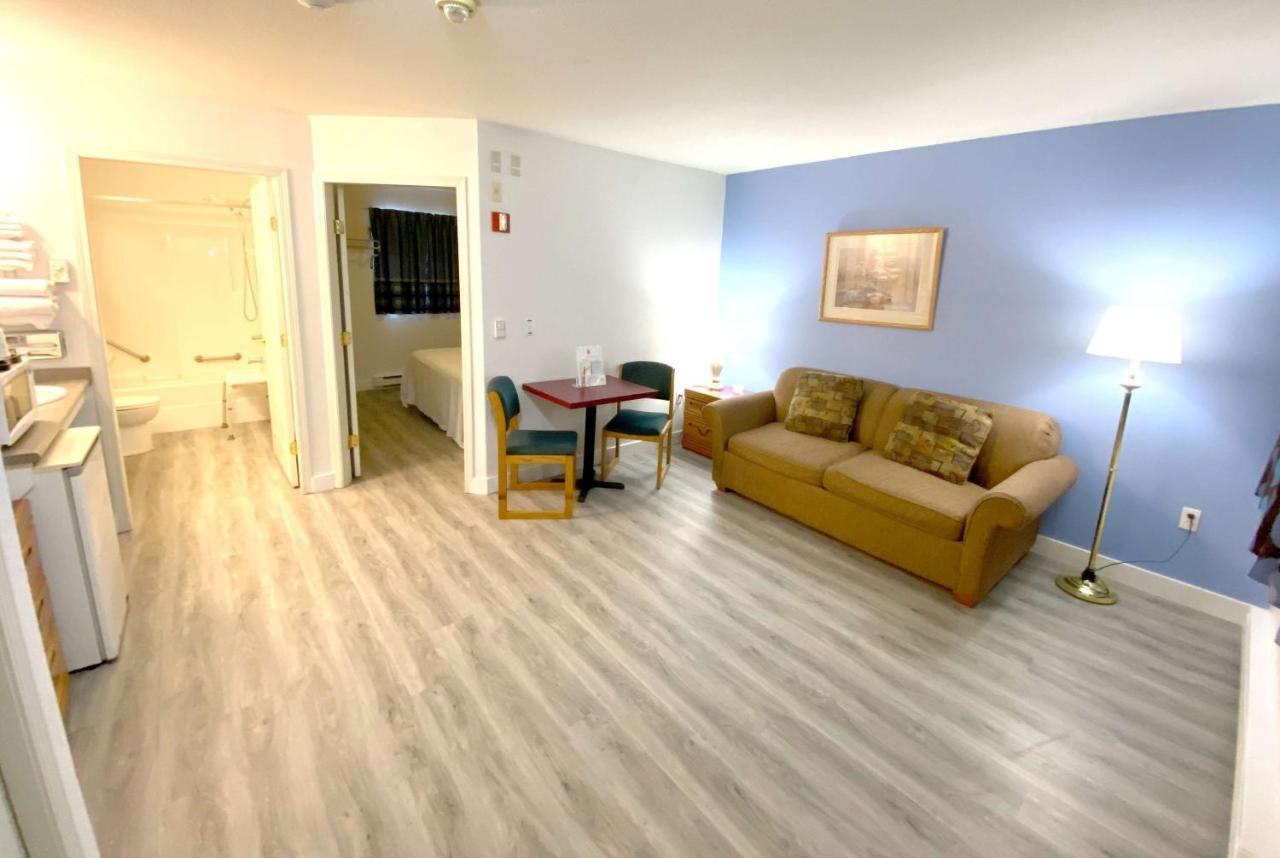 Super 8 By Wyndham Sicamous Ξενοδοχείο Εξωτερικό φωτογραφία